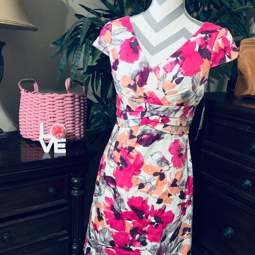 NWT Adrianna Papell Floral Dress Size 6